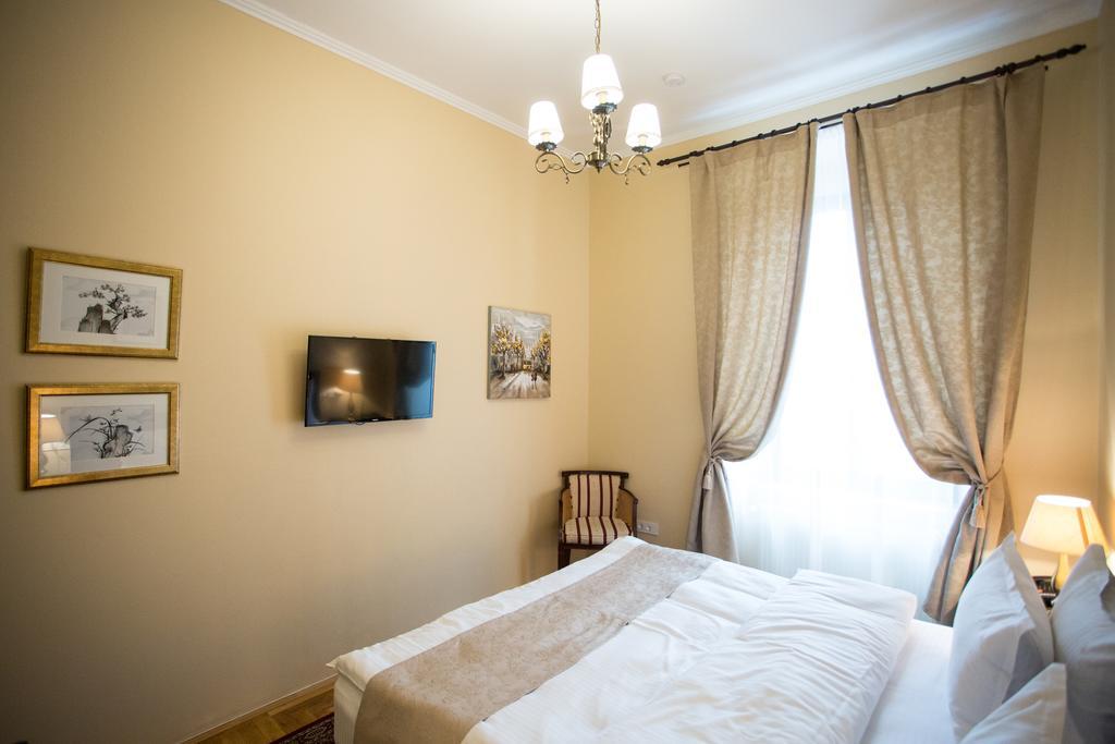Drachenhaus Hotel Braşov Buitenkant foto